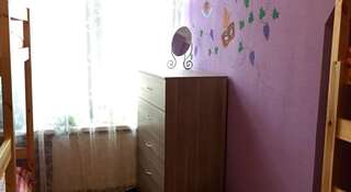 Хостел Kryshi Mira Санкт-Петербург Спальное место на двухъярусной кровати в общем 6-местном номере для мужчин и женщин-9